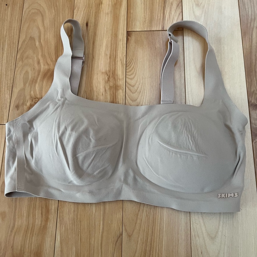 Skims size small bra